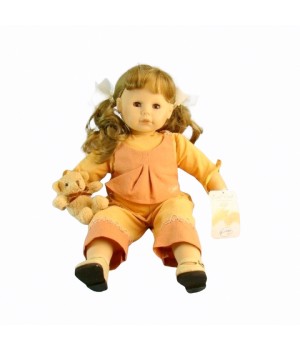 Виниловая кукла Colette