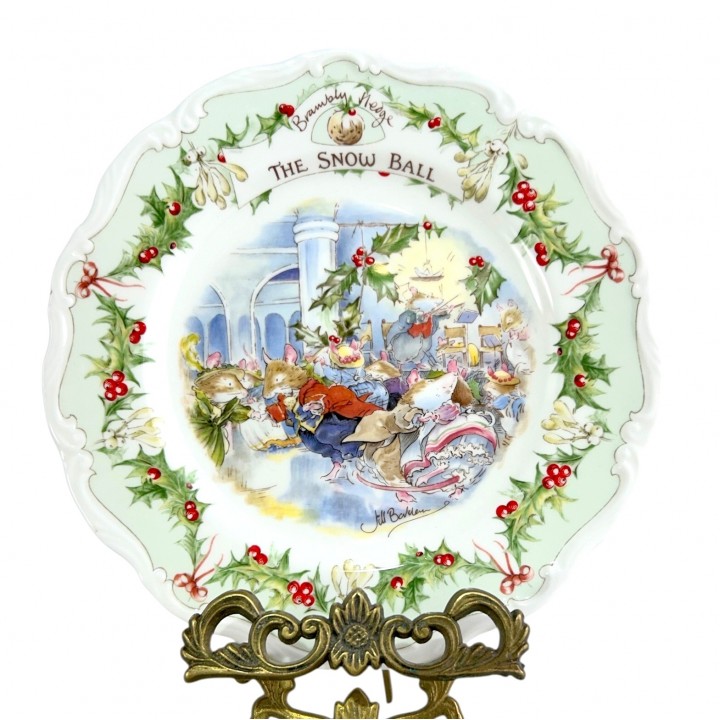 Декоративная тарелка The Snow Ball, Снежки, Royal Doulton. Англия